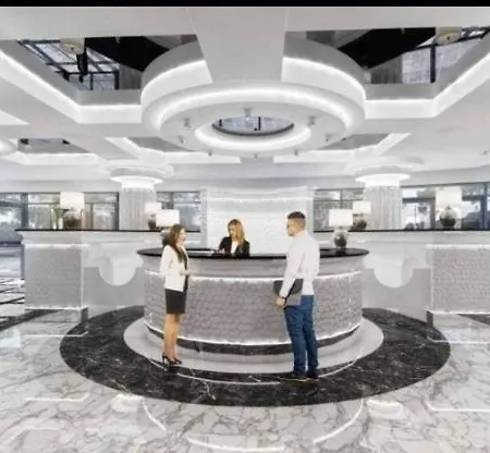 شقة Hanza Tower Center Spa & Jacusi & Pool